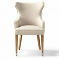 Stoel met beige stoffen bekleding en houten poten 55 x 60 x 80cm